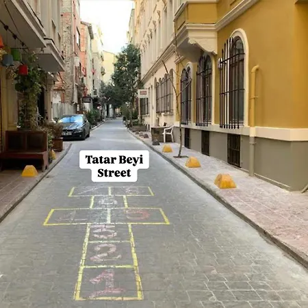Historical Flat In Galata - Tatar Beyi Street - Tra 2026 Award-winner * Istambul