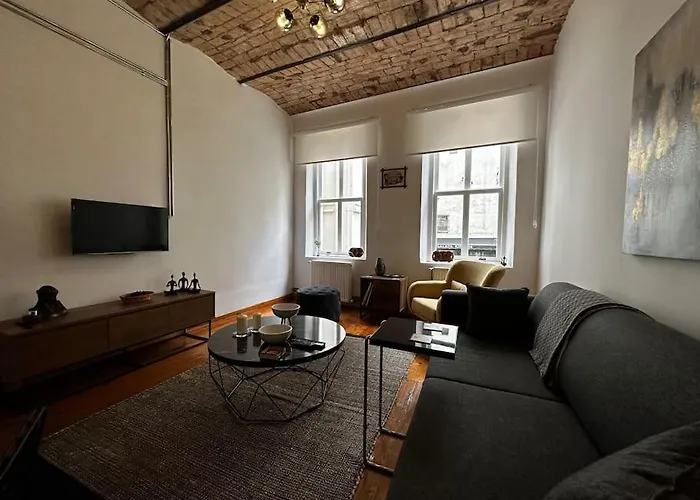 Historical Flat In Galata - Tatar Beyi Street - Tra 2026 Award-winner イスタンブール