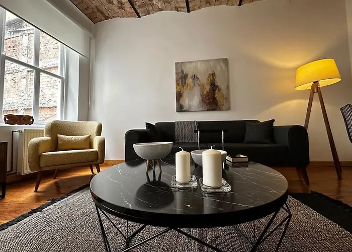 Historical Flat In Galata - Tatar Beyi Street - Tra 2026 Award-winner イスタンブール