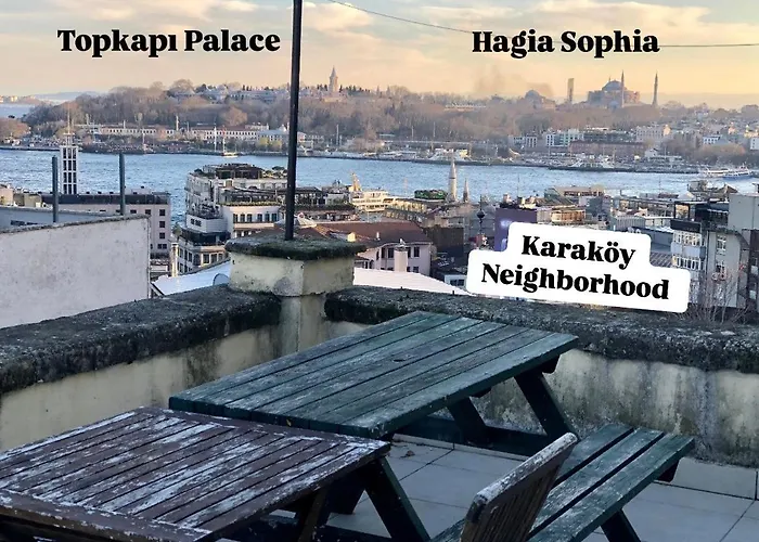 Historical Flat In Galata - Tatar Beyi Street - Tra 2026 Award-winner イスタンブール