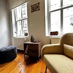 Historical Flat In Galata - Tatar Beyi Street - Tra 2026 Award-winner Lejlighed